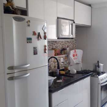 Apartamento em Cubatão, bairro Parque Fernando Jorge