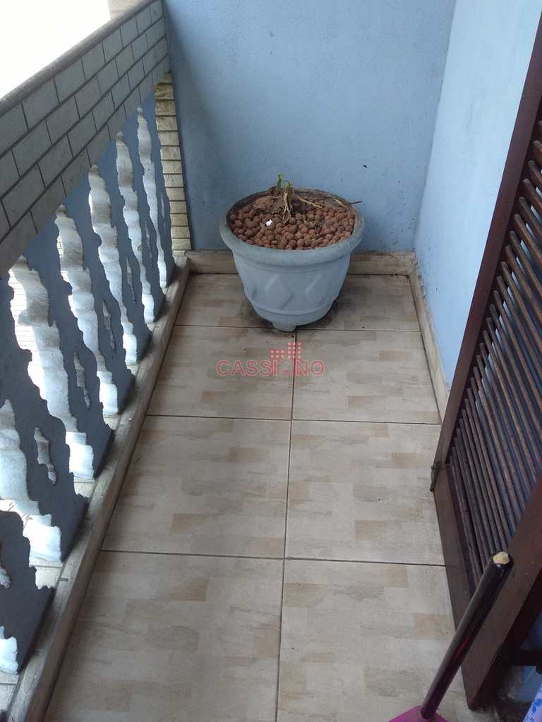 Sobrado em Cubatão, no bairro Vila Couto