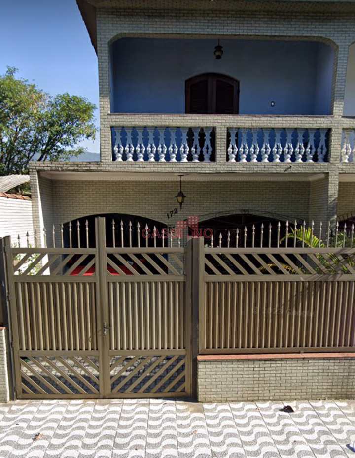 Sobrado em Cubatão, no bairro Vila Couto