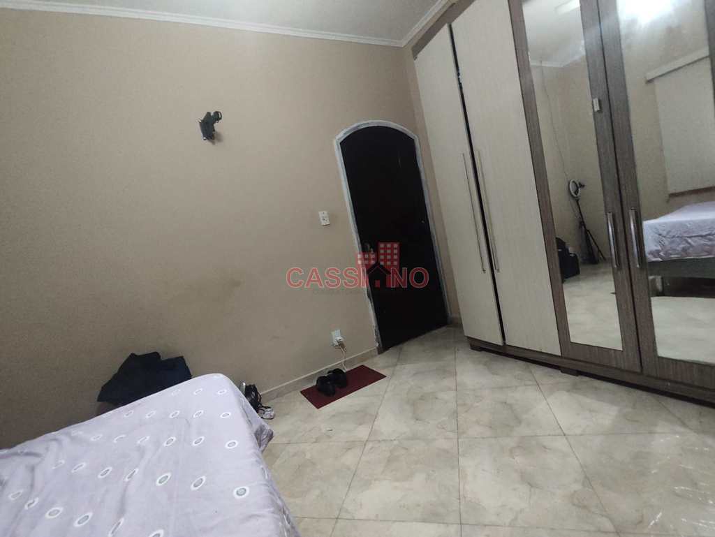 Sobrado em Cubatão, no bairro Vila Ponte Nova