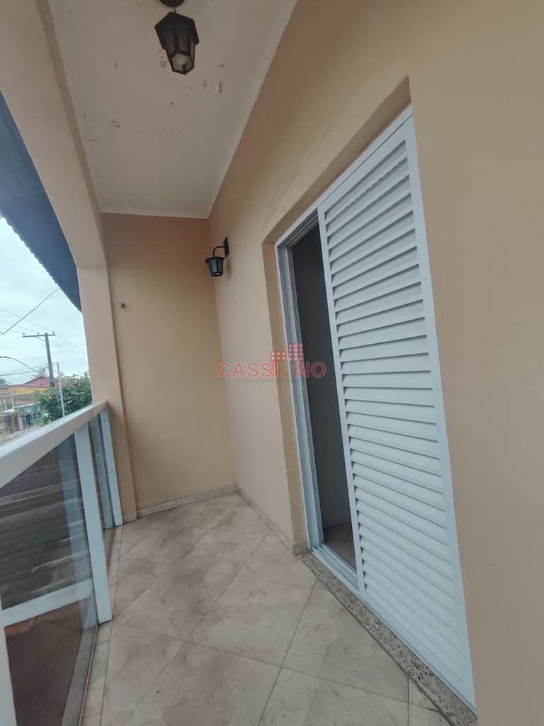 Sobrado em Cubatão, no bairro Vila Ponte Nova