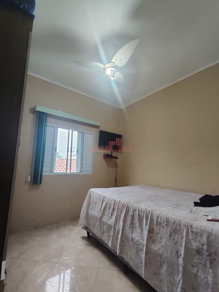 Sobrado em Cubatão, no bairro Vila Ponte Nova