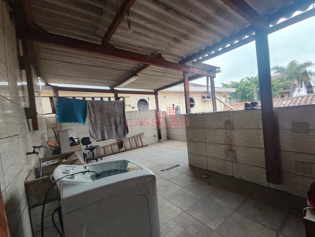 Sobrado em Cubatão, no bairro Vila Ponte Nova