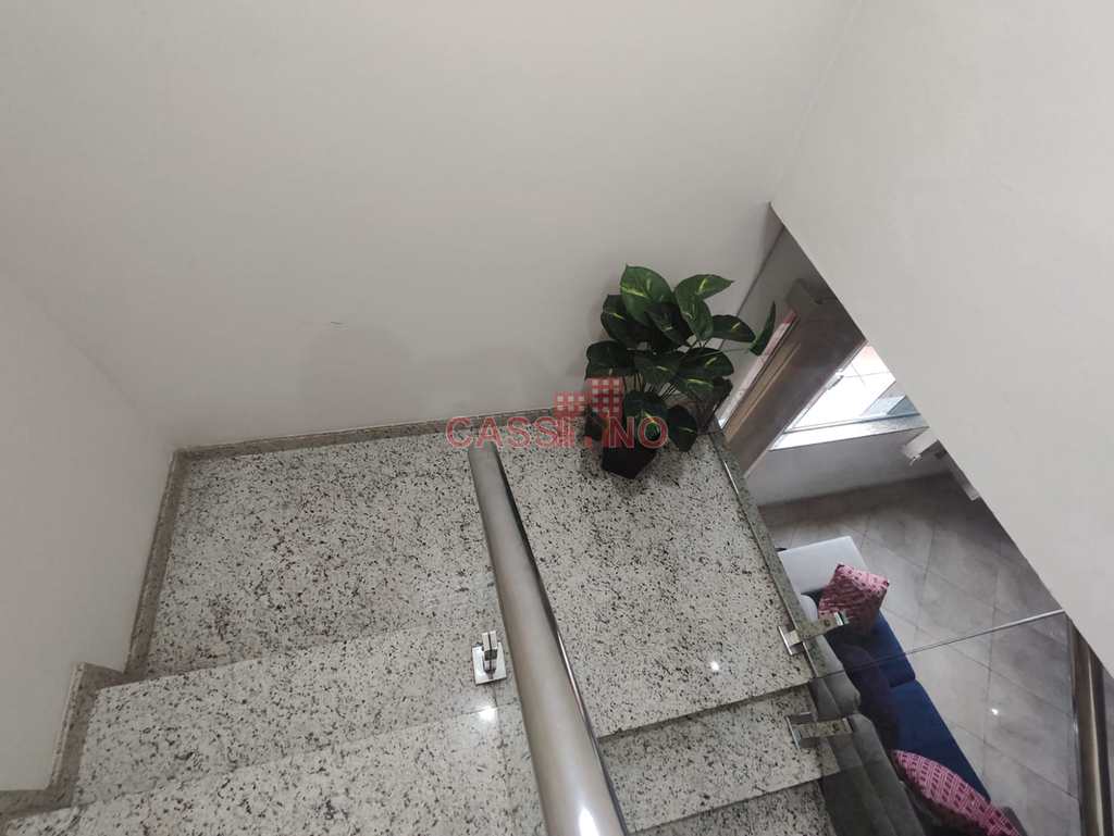 Sobrado em Cubatão, no bairro Vila Ponte Nova