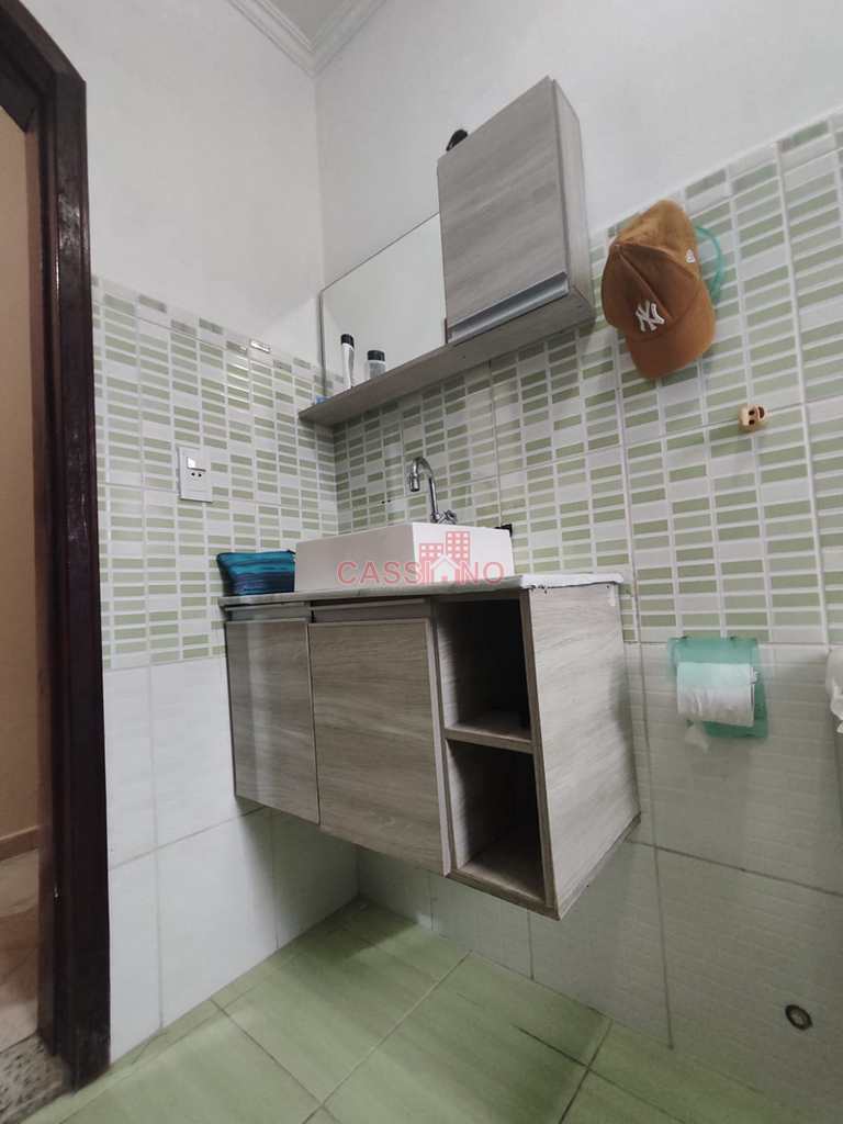 Sobrado em Cubatão, no bairro Vila Ponte Nova