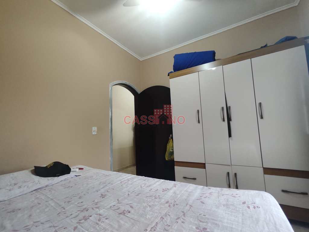 Sobrado em Cubatão, no bairro Vila Ponte Nova