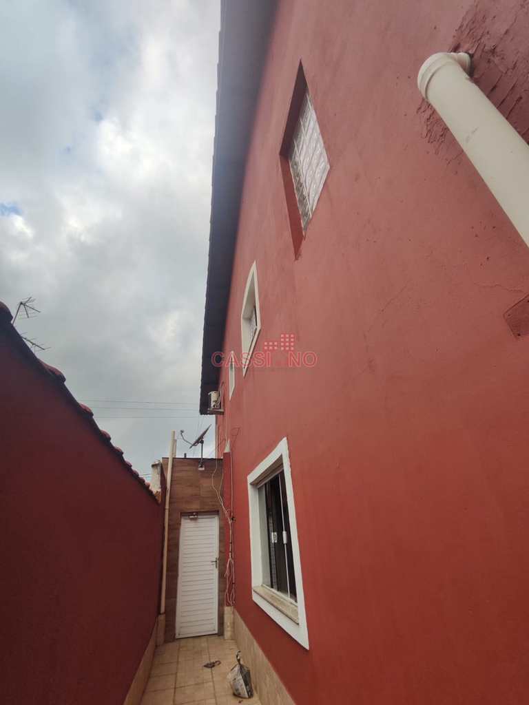 Sobrado em Cubatão, no bairro Vila Ponte Nova