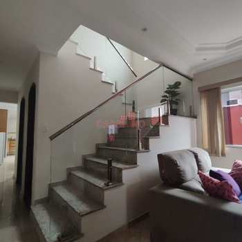 Sobrado em Cubatão, bairro Vila Ponte Nova