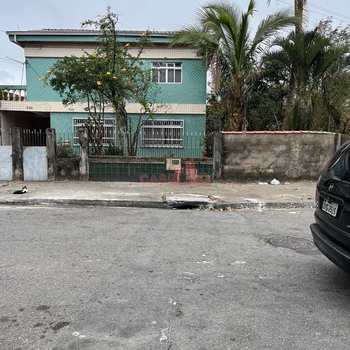 Sobrado em São Vicente, bairro Parque das Bandeiras