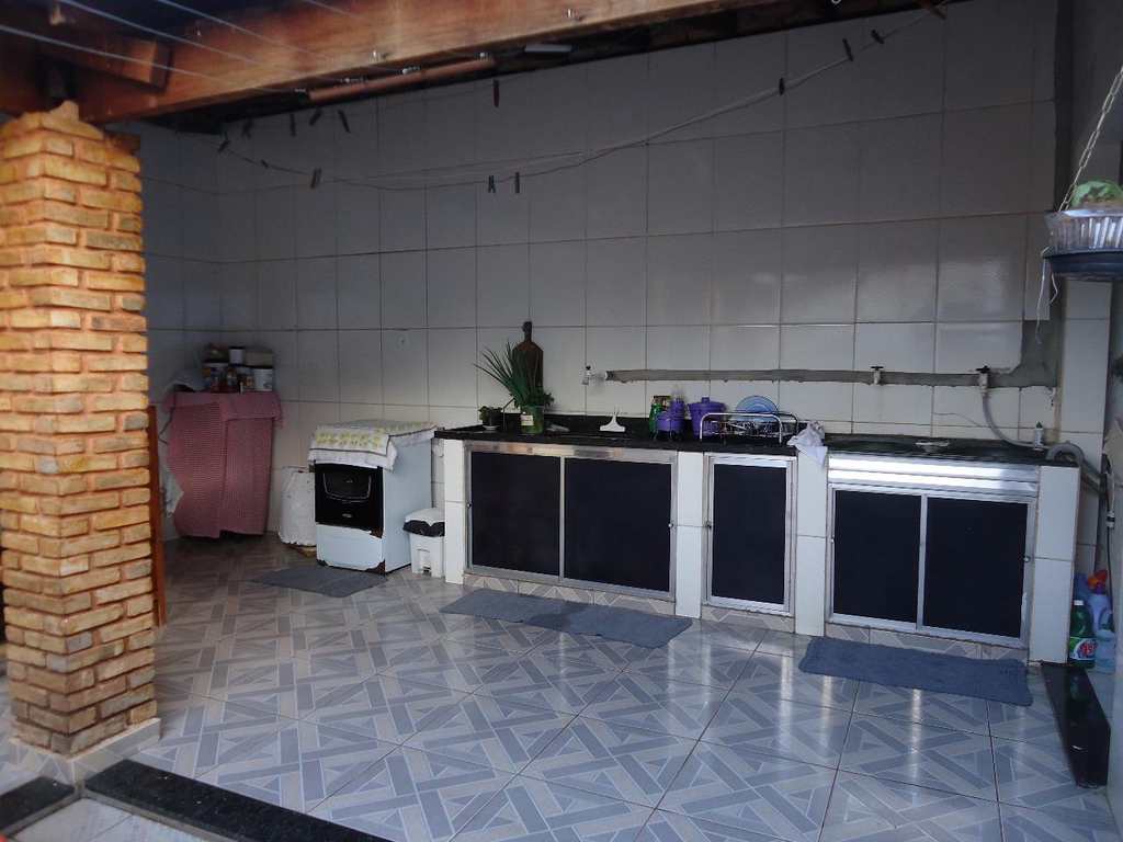 Casa em Jales, no bairro Conjunto Habitacional José Antonio Caparroz Bogaz II