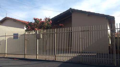 Casa, código 2826 em Jales, bairro Jardim Arapuã