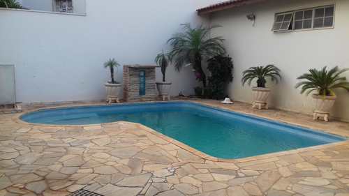 Casa, código 2898 em Jales, bairro Residencial Maria Silveira