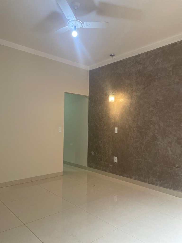 Casa em Jales, no bairro Jardim Santo Expedito