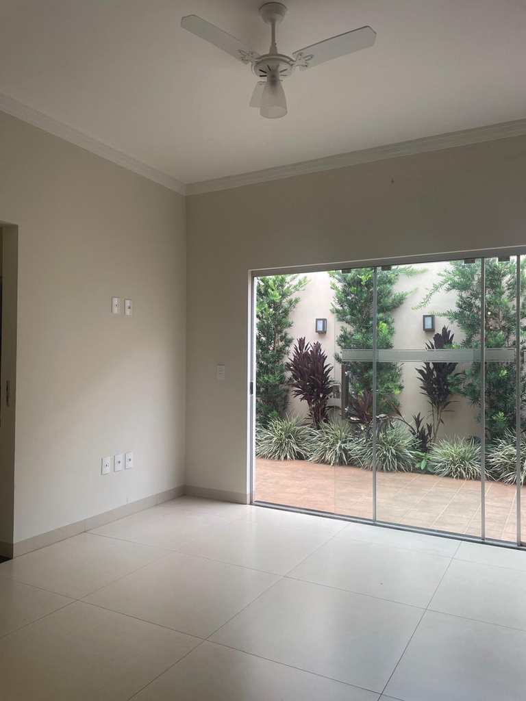 Casa em Jales, no bairro Jardim Santo Expedito