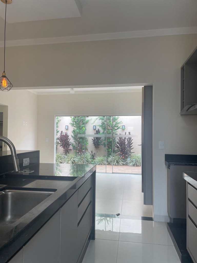 Casa em Jales, no bairro Jardim Santo Expedito
