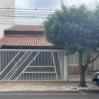 Casa em Jales, bairro Centro