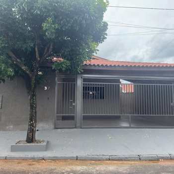 Casa em Jales, bairro Jardim do Bosque