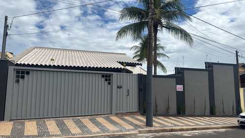 Casa, código 4635 em Jales, bairro Jardim Trianon