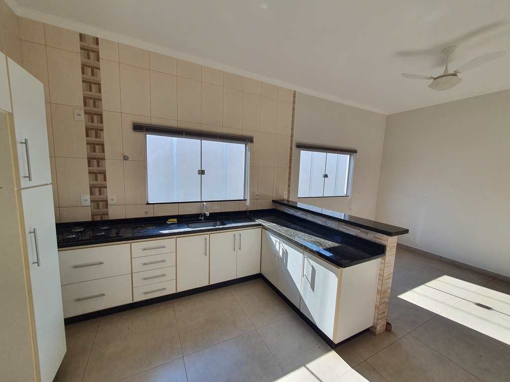 Casa em Jales, no bairro Jardim Monterey