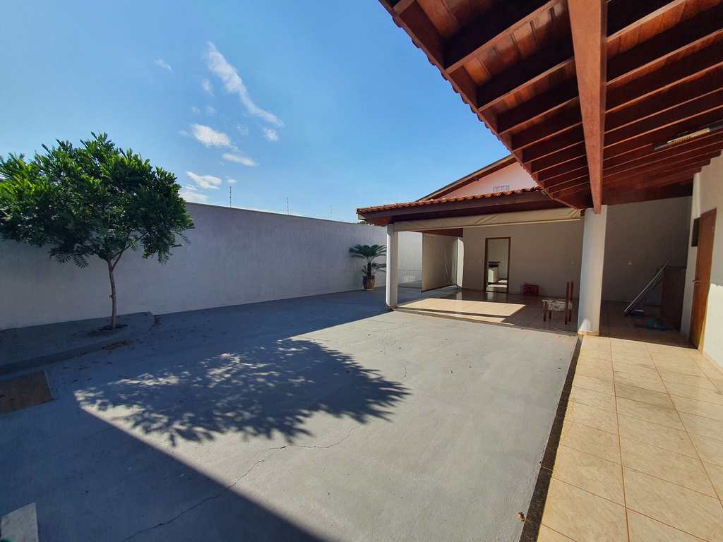 Casa em Jales, no bairro Jardim Monterey