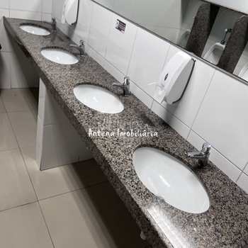 Prédio Comercial em São Paulo, bairro Santa Cecília