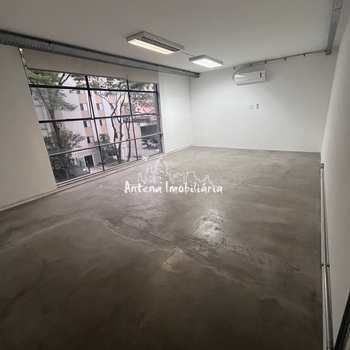 Prédio Comercial em São Paulo, bairro Santa Cecília