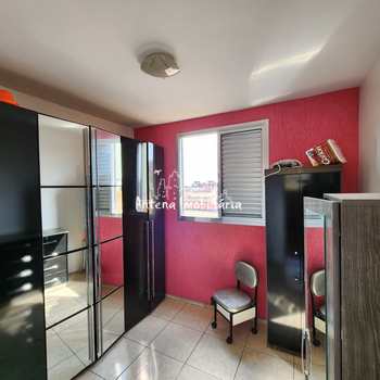Apartamento em Ferraz de Vasconcelos, bairro Parque São Francisco
