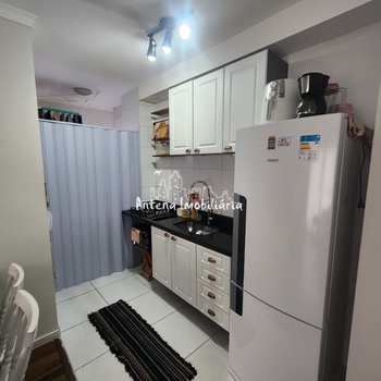 Apartamento em Ferraz de Vasconcelos, bairro Jardim Rodrigues Alves