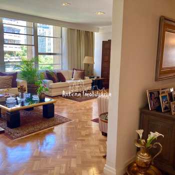 Apartamento em São Paulo, bairro Higienópolis