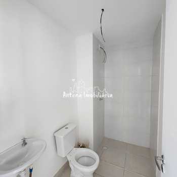 Apartamento em Ferraz de Vasconcelos, bairro Vila São Paulo