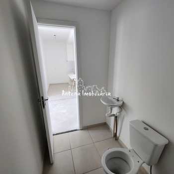 Apartamento em Ferraz de Vasconcelos, bairro Vila São Paulo
