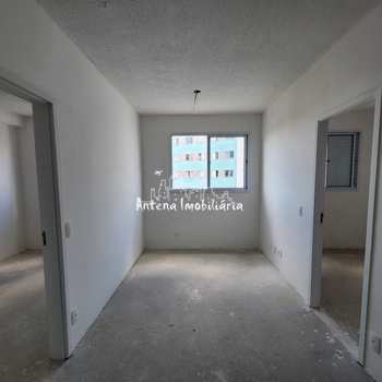 Apartamento em Ferraz de Vasconcelos, bairro Vila São Paulo