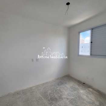 Apartamento em Ferraz de Vasconcelos, bairro Vila São Paulo