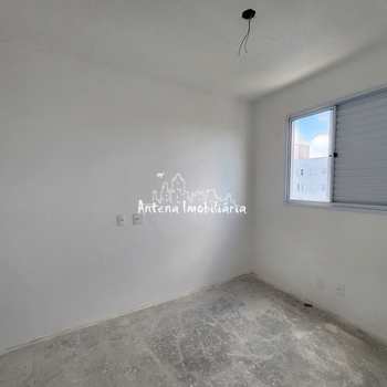 Apartamento em Ferraz de Vasconcelos, bairro Vila São Paulo