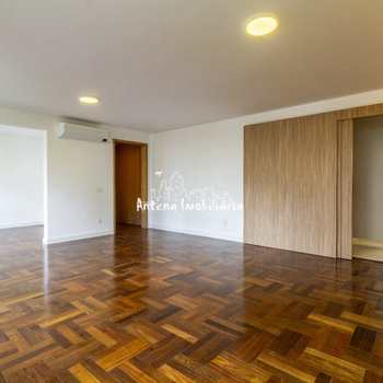 Apartamento em São Paulo, bairro Jardim Paulista