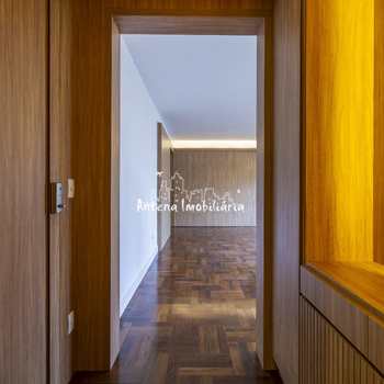 Apartamento em São Paulo, bairro Jardim Paulista