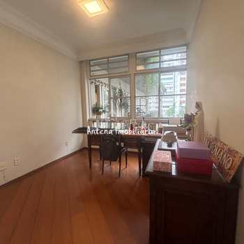 Apartamento em São Paulo, bairro Higienópolis