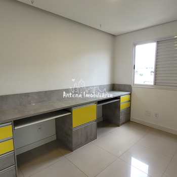 Apartamento em Ferraz de Vasconcelos, bairro Vila São Paulo