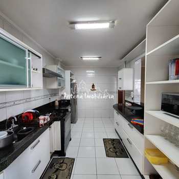 Sobrado em Ferraz de Vasconcelos, bairro Vila Romanópolis