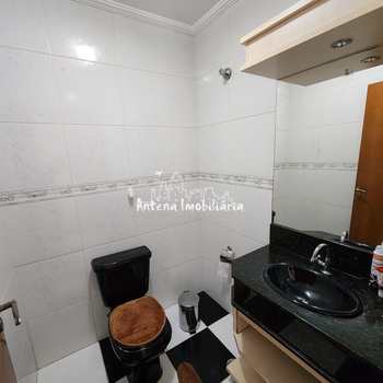 Sobrado em Ferraz de Vasconcelos, bairro Vila Romanópolis