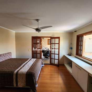 Sobrado em Ferraz de Vasconcelos, bairro Vila Romanópolis