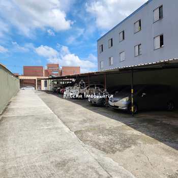 Apartamento em Ferraz de Vasconcelos, bairro Parque Dourado
