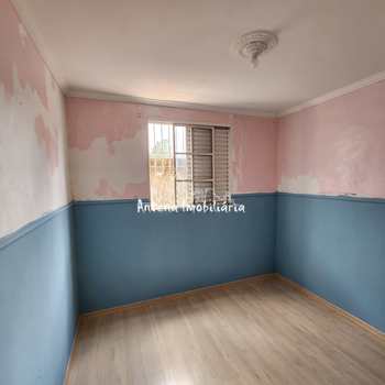 Apartamento em Ferraz de Vasconcelos, bairro Parque Dourado