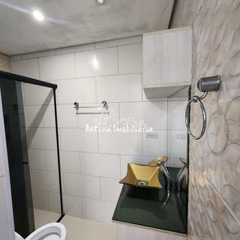 Apartamento em Ferraz de Vasconcelos, bairro Parque Dourado