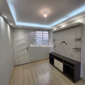 Apartamento em Ferraz de Vasconcelos, bairro Parque Dourado