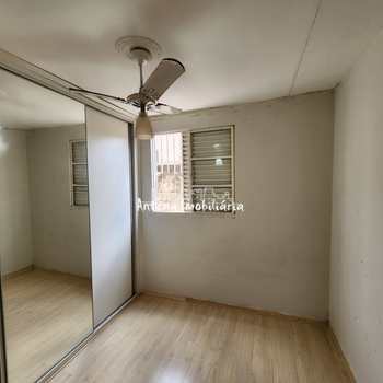Apartamento em Ferraz de Vasconcelos, bairro Parque Dourado
