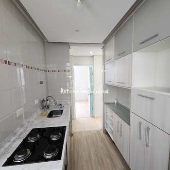 Apartamento em Ferraz de Vasconcelos, bairro Parque Dourado