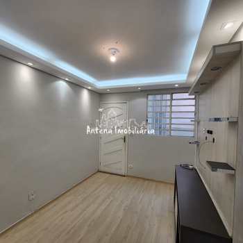 Apartamento em Ferraz de Vasconcelos, bairro Parque Dourado