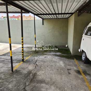 Apartamento em Ferraz de Vasconcelos, bairro Parque Dourado