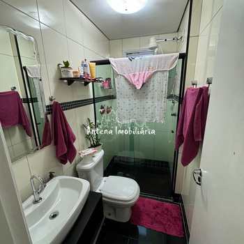 Apartamento em Ferraz de Vasconcelos, bairro Jardim Santa Rosa